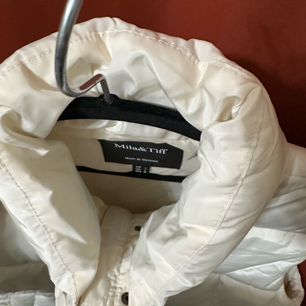 Mila & Tiff Off White Puffer Vest Womens Size L - Picture 7 of 9